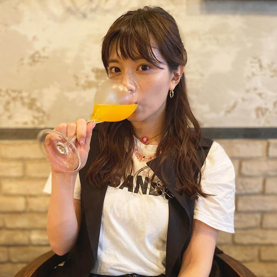 三谷紬さんのインスタグラム写真 - (三谷紬Instagram)「* お酒が大好きなわたくし。 今日から当分外でのお酒は我慢😫 また“居酒屋みたに”に戻ります（笑） 太りにくくて美味しいおつまみが 知りたいです…🥺 ああ、ポテトチップスが食べたい。 * #お酒#drink#居酒屋#酒類#おつまみ#つまみ#ポテトチップス#たくのみ#宅飲み#🍺#🍷#テレビ朝日#アナウンサー#三谷紬」7月12日 20時15分 - mitani_tsumugi