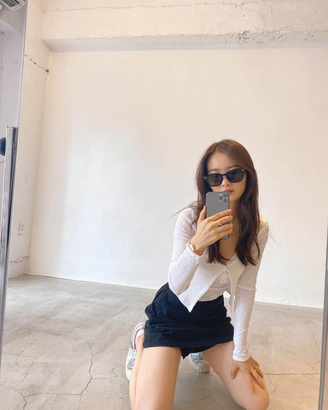 青山舞莉のインスタグラム：「CLASSIC   @jinsandsun #jinsandsun #sunglasses #サステナブル #pr」