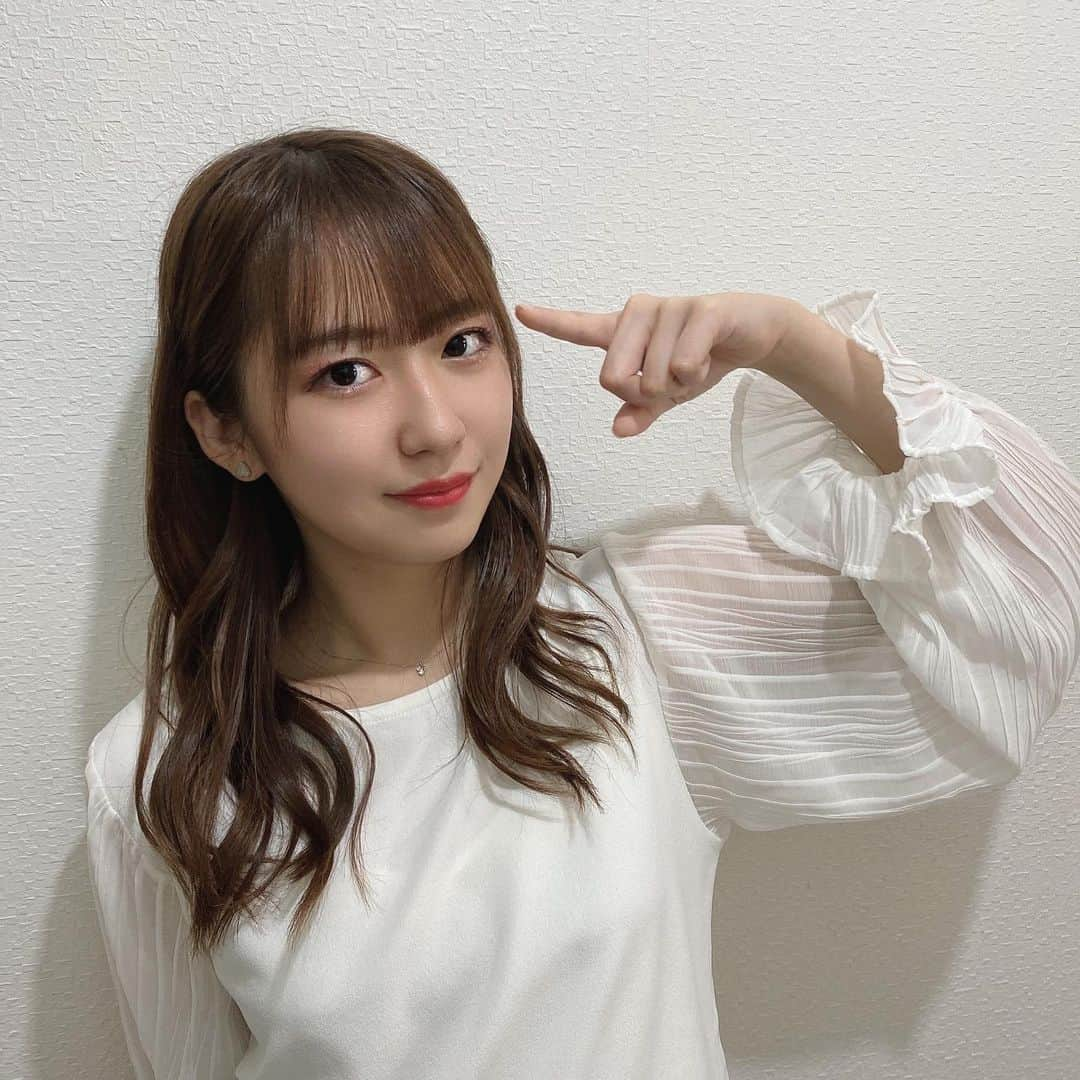 野中美希さんのインスタグラム写真 - (野中美希Instagram)「前髪を切りました💇‍♀️ 少しななめっているかもしれないことに写真をみて気付きましたが何食わぬ顔で今日1日をすごしました🥵ぱっつん(少しななめ)ちぇるをよろしくお願いします！笑 . I cut my bangs💇‍♀️ I noticed in the photo that my hair might be a little unbalanced, but I tried not care about it for the whole day🥵Please support me with my new straight(a little unbalanced) bangs! hehe . #今週もたのしみましょう#今週もよろしくお願いします Let’s enjoy the week:) #helloproject#morningmusume21#野中美希#ちぇる#ぱっつん前髪#ぱっつん#前髪#セルフ前髪カット#english#japan#bangs#野中美希#ちぇる#💇‍♀️」7月12日 21時26分 - miki_nonaka.official