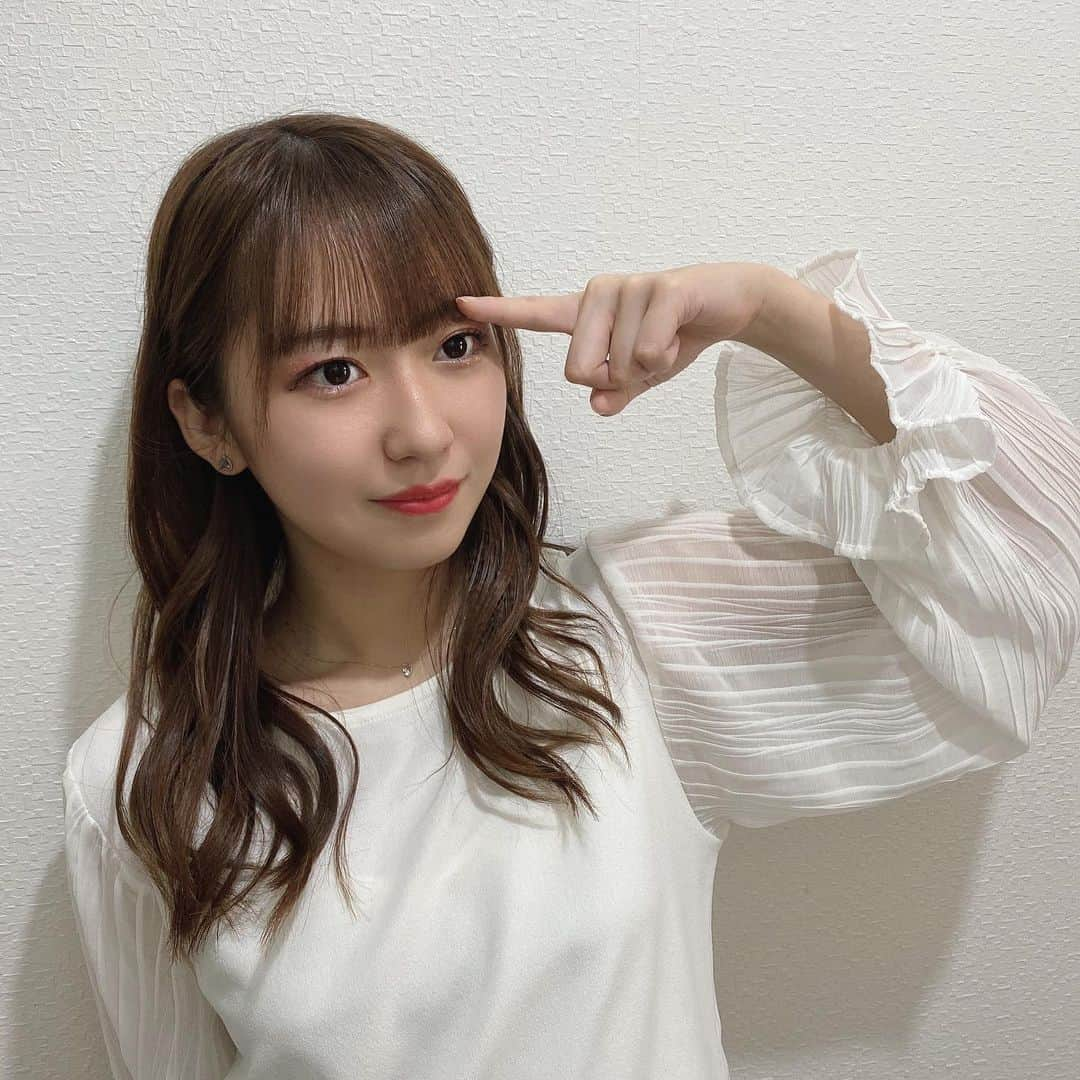 野中美希さんのインスタグラム写真 - (野中美希Instagram)「前髪を切りました💇‍♀️ 少しななめっているかもしれないことに写真をみて気付きましたが何食わぬ顔で今日1日をすごしました🥵ぱっつん(少しななめ)ちぇるをよろしくお願いします！笑 . I cut my bangs💇‍♀️ I noticed in the photo that my hair might be a little unbalanced, but I tried not care about it for the whole day🥵Please support me with my new straight(a little unbalanced) bangs! hehe . #今週もたのしみましょう#今週もよろしくお願いします Let’s enjoy the week:) #helloproject#morningmusume21#野中美希#ちぇる#ぱっつん前髪#ぱっつん#前髪#セルフ前髪カット#english#japan#bangs#野中美希#ちぇる#💇‍♀️」7月12日 21時26分 - miki_nonaka.official