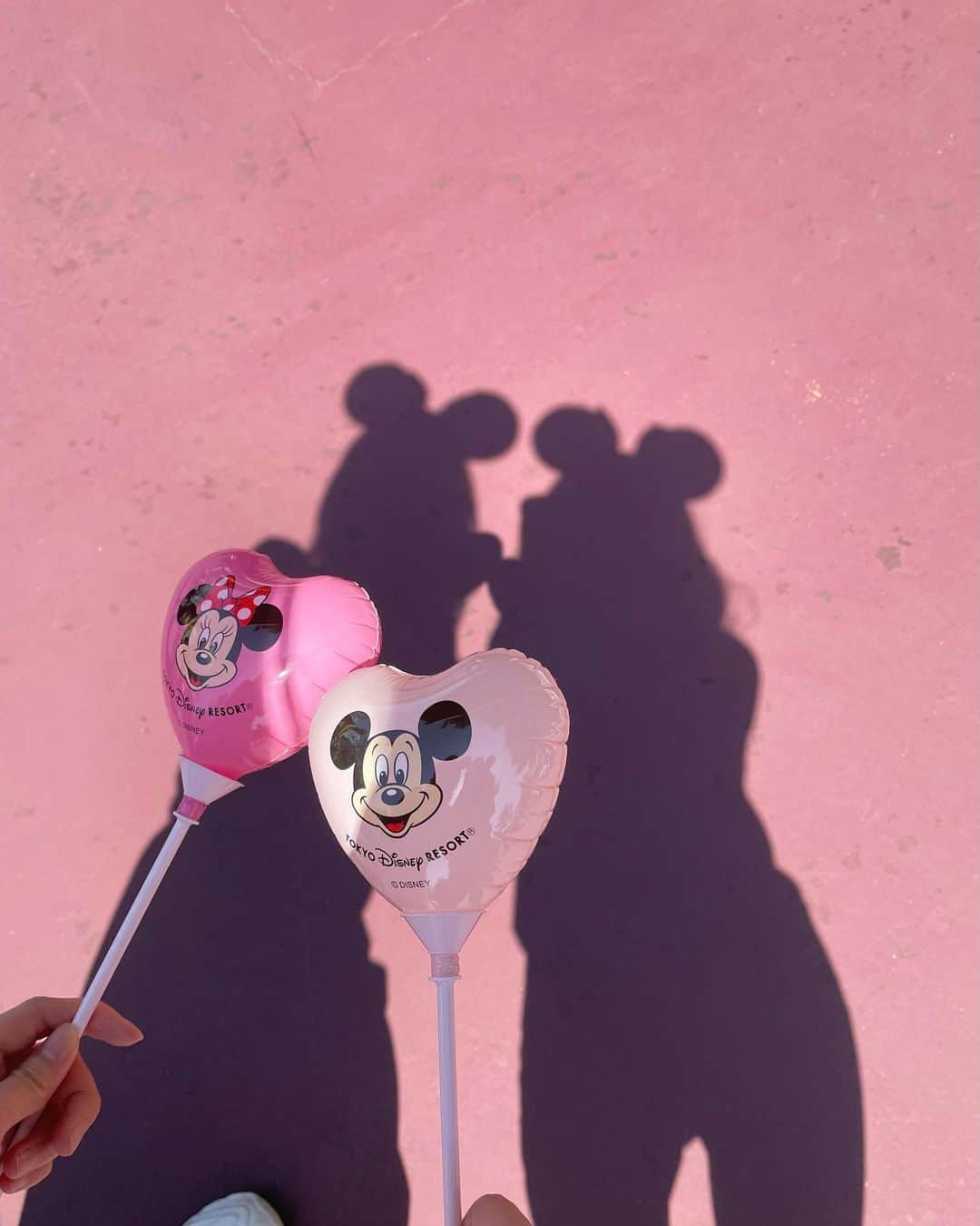宮崎由加さんのインスタグラム写真 - (宮崎由加Instagram)「🏰🎠⛲️ ⁡ 大好きなうきわまん😚❤︎ うえむーが撮った私と私が撮ったうえむー！ ⁡ 最後の方の写真は歩いてるときに バズ・ライトイヤーを見つけて嬉しそうなうえむ🤖 ⁡ 観れて良かったね☺️ まるで娘を見ているかの様な気持ちになったよ🤭🤫💦 ⁡ #宮崎由加 #植村あかり #ゆかあーりー #東京ディズニーシー #Disney #tokyo #sea  ⁡ ⁡ ⁡」7月12日 21時34分 - yuka_miyazaki.official