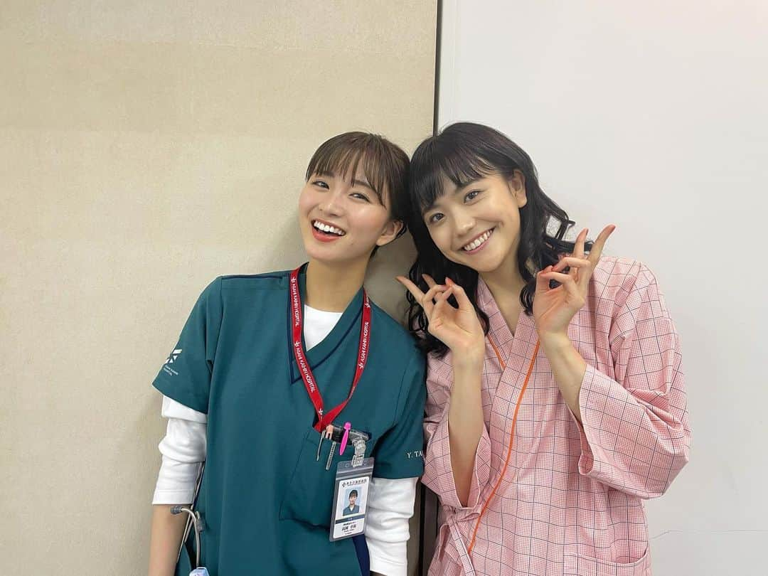 岡崎紗絵さんのインスタグラム写真 - (岡崎紗絵Instagram)「詩織と幸保👭 バチバチだったわたしたち。笑  Rayの現場以来で嬉しかったな〜☺︎  #ナイトドクター #松井愛莉 #岡崎紗絵 #ray」7月12日 22時43分 - sae_okazaki