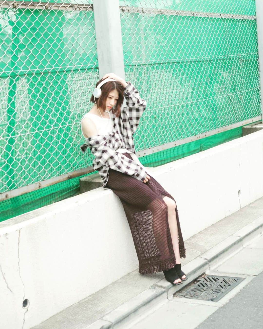 若月佑美さんのインスタグラム写真 - (若月佑美Instagram)「. 週刊SPA! 合併号 若月佑美　連載やってます。 『#履きなれない靴を履き潰すまで 』 ポジティブもネガティブも全部大切。 . #Photo #column  #若月佑美」7月13日 9時54分 - yumi_wakatsuki_official