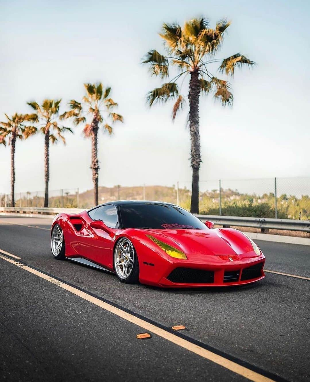 CARLiFESTYLEさんのインスタグラム写真 - (CARLiFESTYLEInstagram)「Bagged Ferrari 488 on @velosdesignwerks wheels. @fcgene_ / pic by @chompi_media #carlifestyle #488GTB」7月13日 10時22分 - carlifestyle