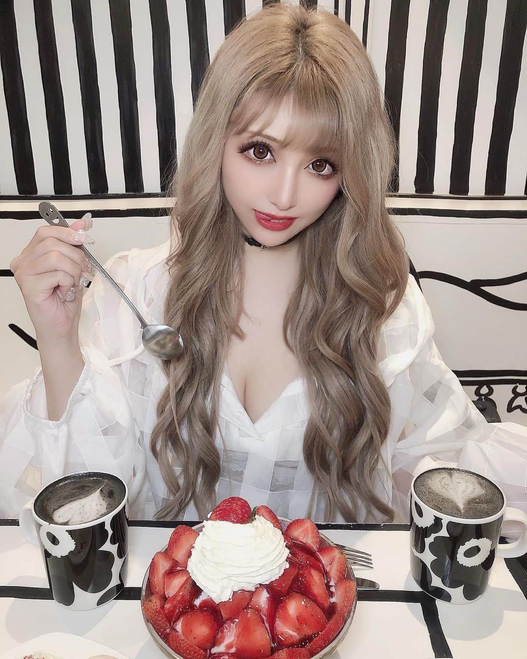 桜井莉菜のグルメインスタ