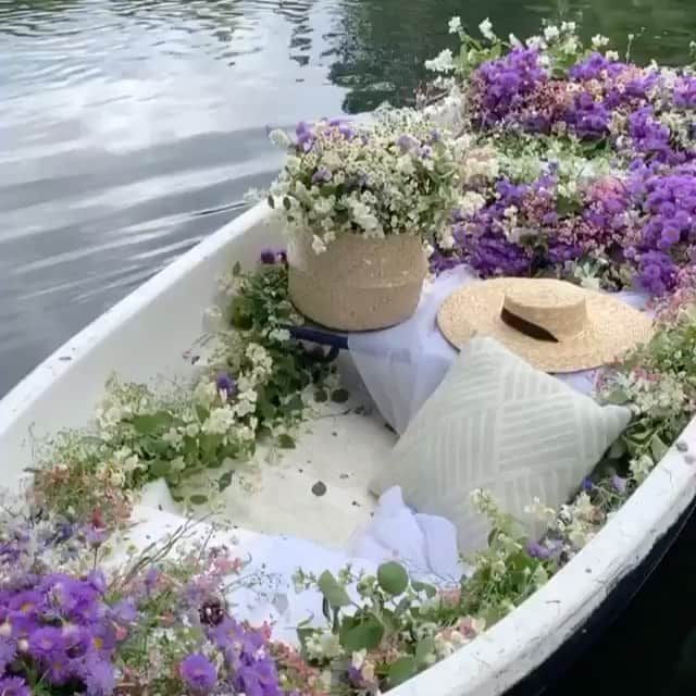 ニコール・ミッチェル・マーフィーのインスタグラム：「How beautiful is this ? 💜 Repost from @souffle.de.beaute . #yfoy #summertime #beauty  @postmeridiem_brand 💜」