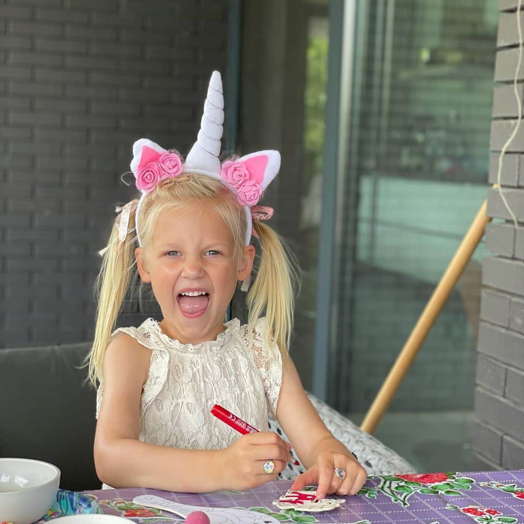 マノン・フリールさんのインスタグラム写真 - (マノン・フリールInstagram)「5 jaar! 🎂🎈🎉🎁 Wat een feestweekend voor deze dame 👑」7月13日 3時57分 - manonflier