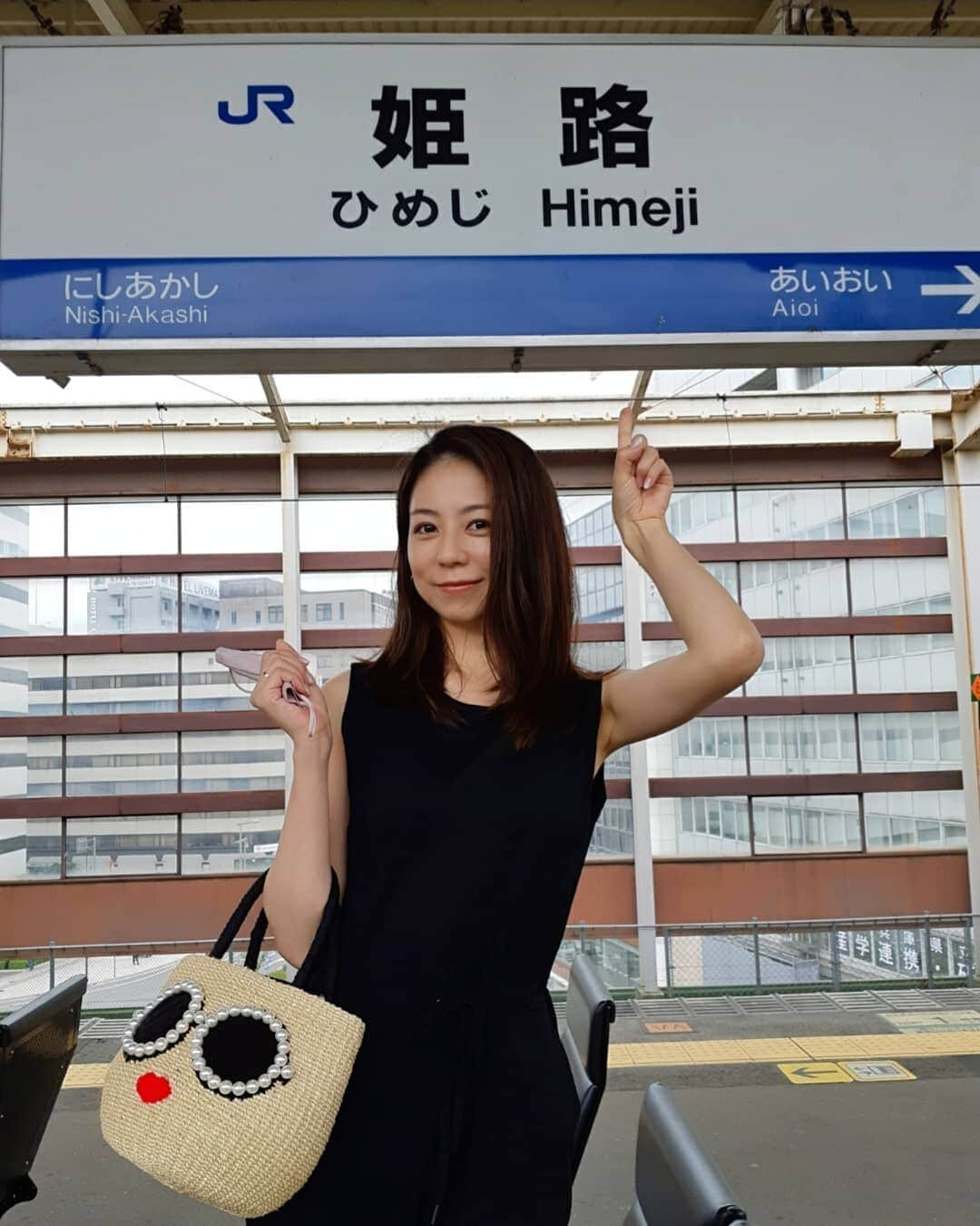 黒坂真美のインスタグラム：「My hometown“Himeji”🏯 . 私の地元“姫路” 東京も大好きだけど、 やっぱり帰るとほっとする場所。 . 世界文化遺産の姫路城もあるよ。 みなさま、是非 おこしやす～☺️ 色々落ち着いたらね。 . #黒坂真美 #kurosakamami  #姫路 #姫路城 #himeji #himejicastle #世界文化遺産 #worldcultureheritage #myhometown  #japan #日本 #🇯🇵 #🏯 ２枚目の写真はお借りしました。」