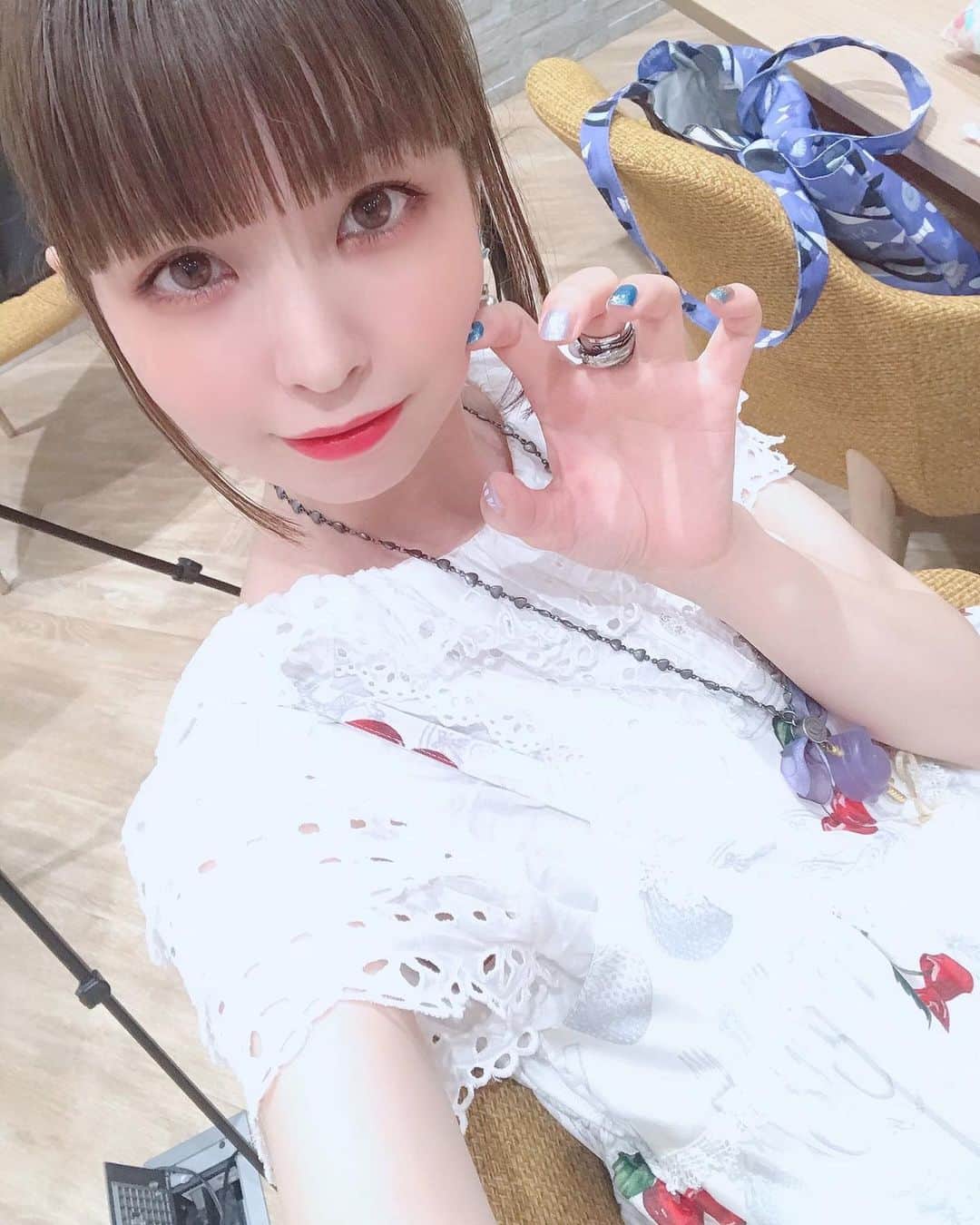 春奈るなのインスタグラム：「コメント撮り中〜🥳🥳🥳」