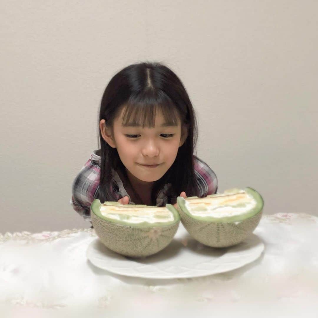 野澤しおりさんのインスタグラム写真 - (野澤しおりInstagram)「メロンケーキを作りました🍈 思っていたよりも 難しくて フルーツがきれいに並べられなかったけど、味は とっても美味しかったです☆   #メロンケーキ #野澤しおり」7月13日 19時34分 - n_shiori_ta