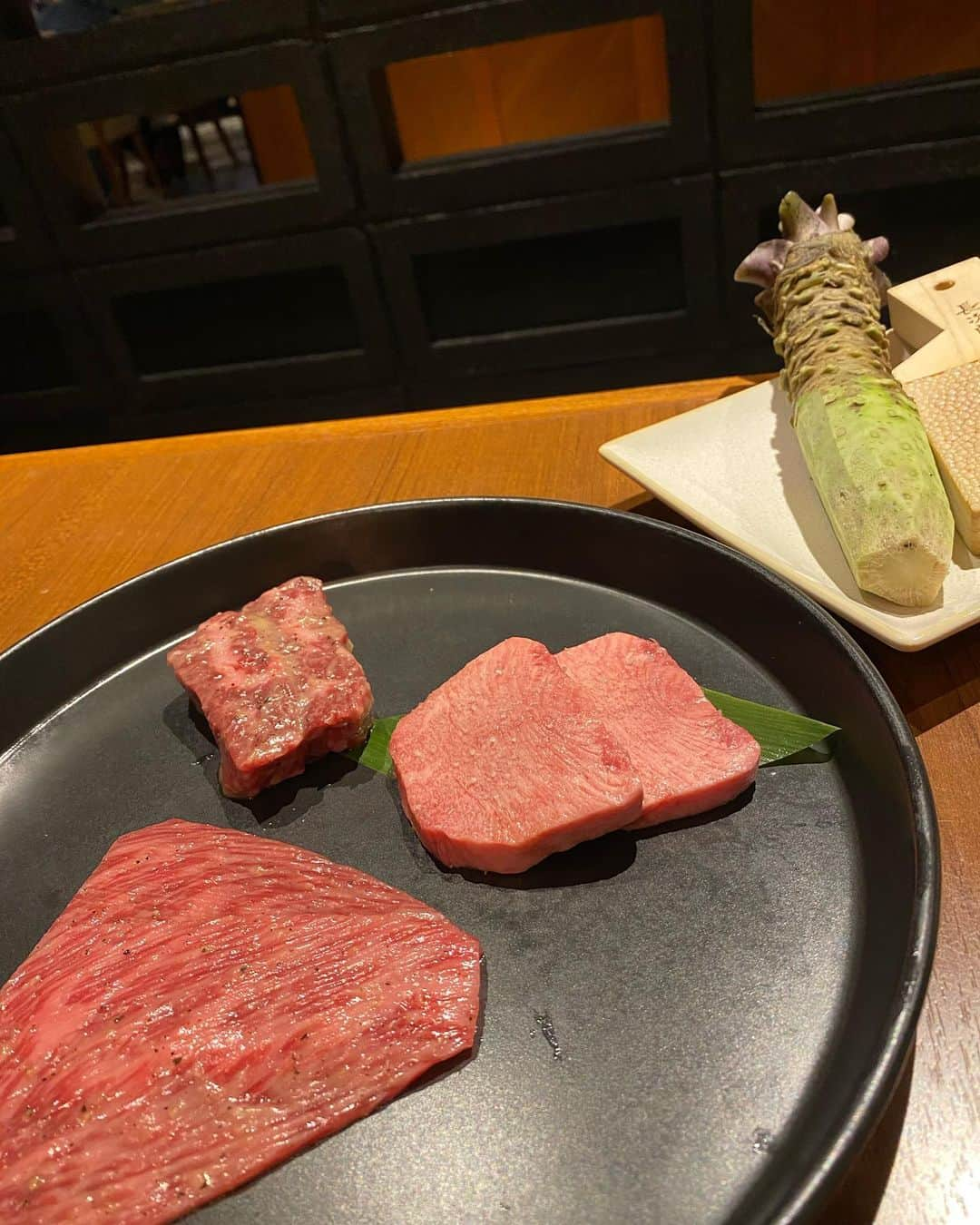 SHIHOさんのインスタグラム写真 - (SHIHOInstagram)「. . #dinner 💗💗💗 . (( @ushigoro_yakiniku )) . . . 表参道店で季節のコースを 頂いてきました🥺💗💗💗 . トリュフたっぷり幸せ〜っ🤩 わたしは特にヒレカツが好きだった✨ . . . とってもおしゃれだから 記念日やデートにもおすすめです🥰 . . . #焼肉 #焼肉うしごろ #うしごろ表参道 #表参道グルメ #表参道ディナー #焼肉ディナー #うしごろ #グルメ #グルメスタグラム #グルメ女子 #グルメ好きな人と繋がりたい #ディナー #ごはん記録 #ご飯記録 #ダイエット #ダイエットメニュー #デート #デートコーデ」7月13日 11時40分 - cham_pipi