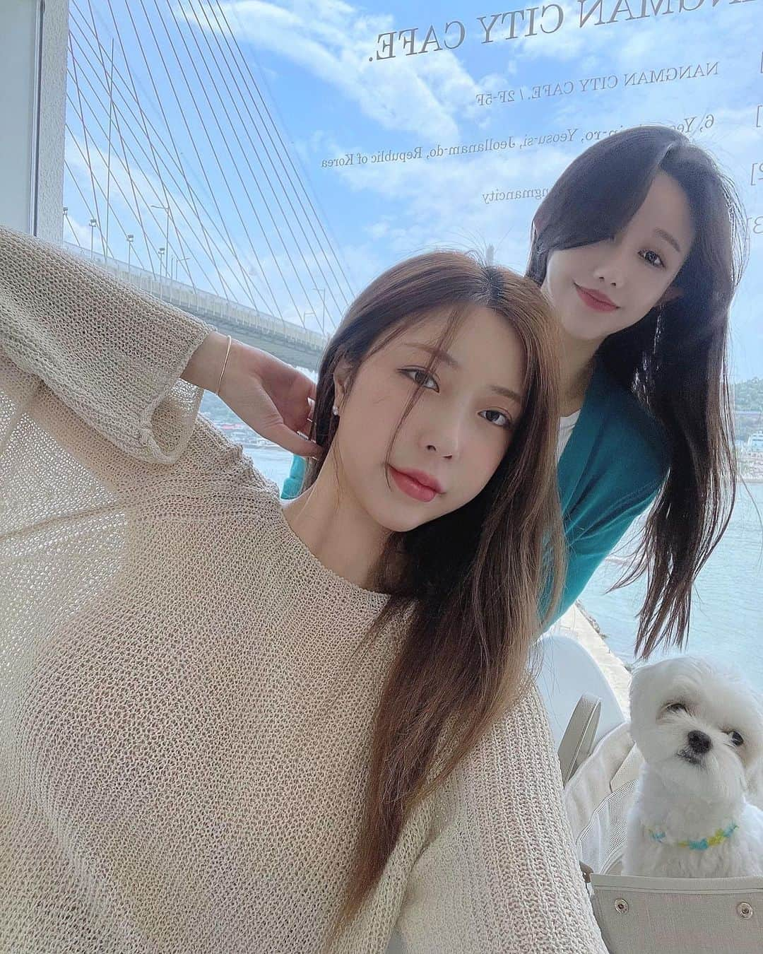 Choi Somiさんのインスタグラム写真 - (Choi SomiInstagram)「⠀⠀⠀⠀ #글랜더 #glander  베이지는 모다? 최소미 퍼스널 컬러다 브라운치즈크로플 사랑해🧇🤍」7月13日 16時33分 - cxxsomi