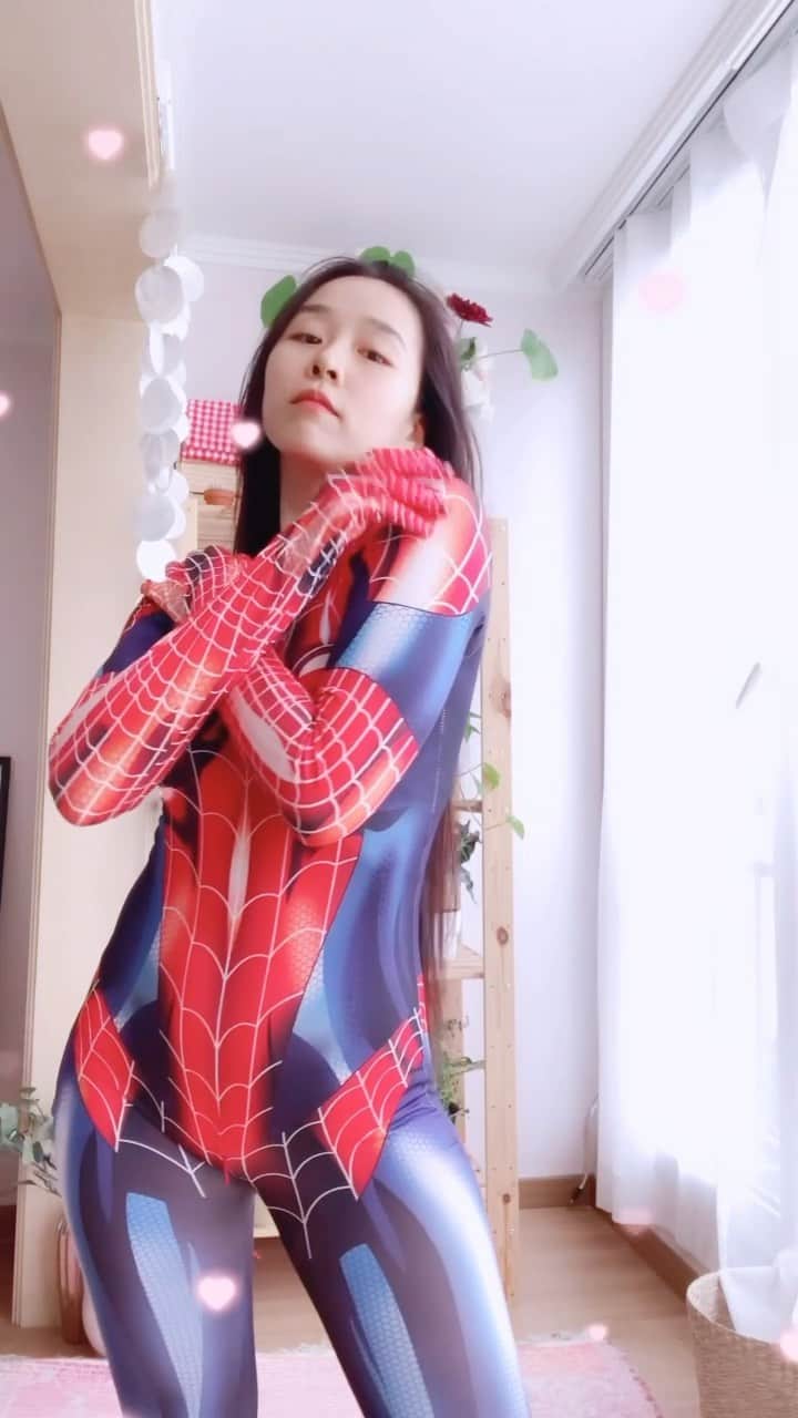 sanga yoginiのインスタグラム：「이것이 진정 틱톡 갬성 👽」
