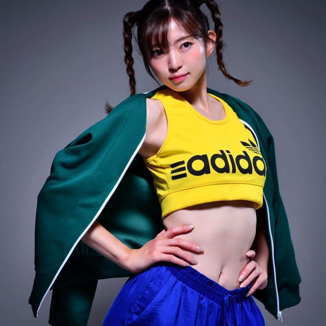 宮越愛恵さんのインスタグラム写真 - (宮越愛恵Instagram)「三原色💛💚💙  . . . . #fashion #adidas #モデル #撮影 #撮影会 #ヘアアレンジ  #ヘアスタイル #エイサク系女子 #メイク #セルフメイク #宮越愛恵  #make #model #make #fashion #japan #japanese」7月13日 18時13分 - mana.chun