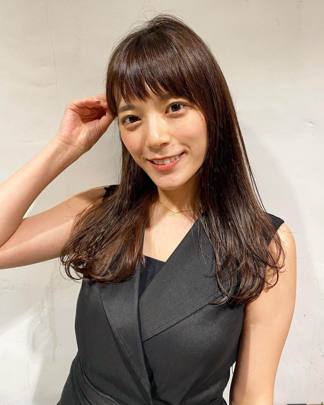 三谷紬さんのインスタグラム写真 - (三谷紬Instagram)「* 今日は久しぶりに美容室に行ってきました♡♡ 最近はオン眉がお気に入り！ 髪の毛を頑張って伸ばしているのですが どこかのタイミングで またショートカットにしたい気持ちも💇‍♀️ * #haircut#ヘアカット#美容室#美容院#前髪#オン眉#hair#茶髪#暗め#ハイライト#ローライト#ショート#勇気#ない#テレビ朝日#アナウンサー#三谷紬」7月13日 20時39分 - mitani_tsumugi