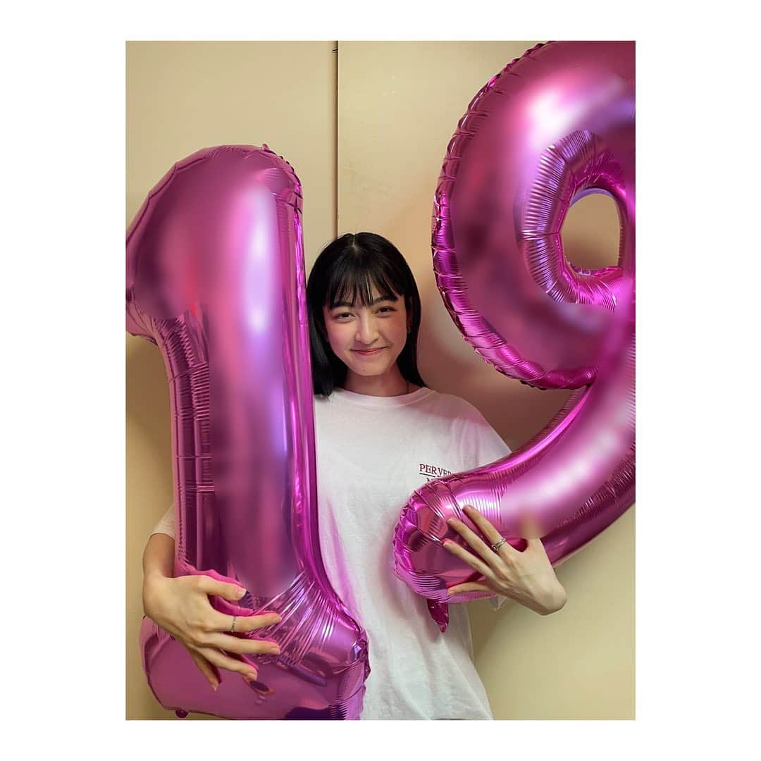 成田愛純さんのインスタグラム写真 - (成田愛純Instagram)「・ ・本日19歳になりました. 自分は沢山の人に支えられているんだなと心から感じました🥲 いつもありがとうございます‼︎ そしてこれからもよろしくお願いします🪐」7月13日 21時28分 - narita_asumi.official