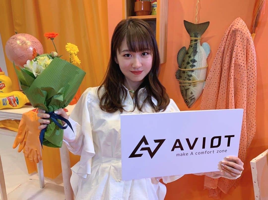 野中美希さんのインスタグラム写真 - (野中美希Instagram)「@aviotjapan ❤️ AVIOTさんのインスタみてくれましたか？！私のインタビューを載せていただいています😚いいねやコメント待ってます〜！みにいきますね！ . AVIOTさんの撮影の時にお魚を発見しました🐟これはなんのお魚なんだろう…？わかる方いらっしゃったら教えてください💗 . Have you seen AVIOT's Instagram?! There is my interview on it😚 I'm looking forward to your likes and comments! I'll check it out! . I found a fish when I was shooting🐟 I wonder what kind of fish this is… Please tell me if you know💗 . #aviot#このイヤホン超超超いい感じ#イヤホン#helloproject#morningmusume21#野中美希#ちぇる#english#japan#🐟」7月13日 21時29分 - miki_nonaka.official