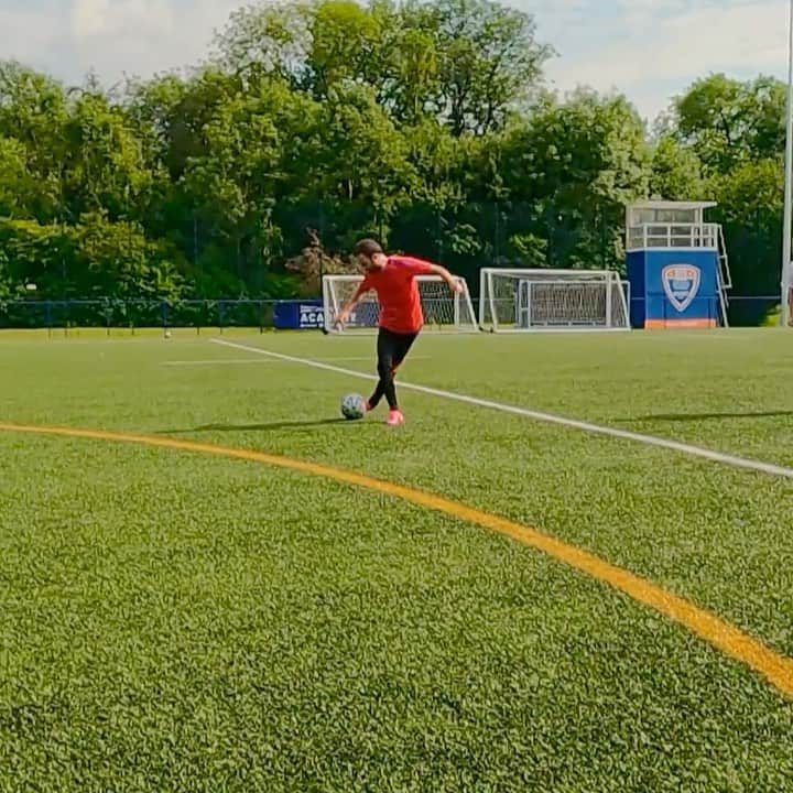 F2Freestylersのインスタグラム：「That @juanmatagarcia x Wingrove link up!   Check out our latest video NOW! 🎥  Link in BIO! ⬆️  @commongoalorg @adidasfootball   #uniforia」