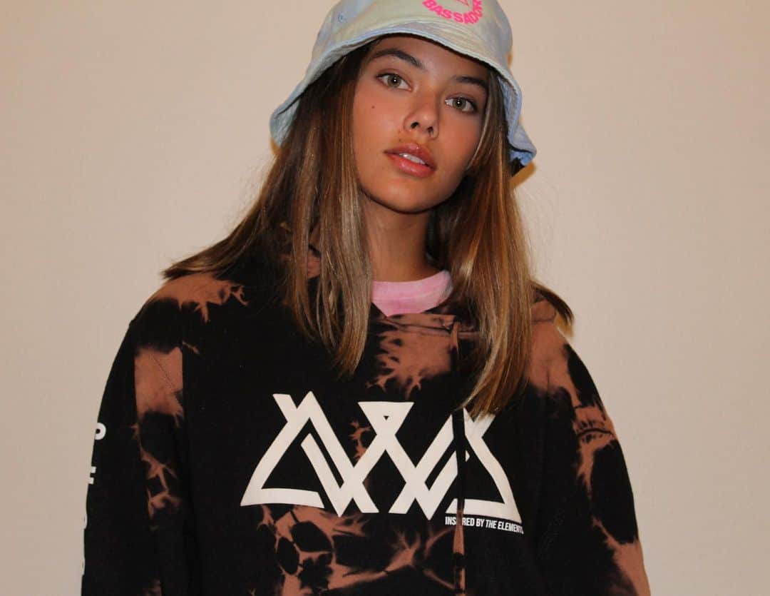 Laneya Graceさんのインスタグラム写真 - (Laneya GraceInstagram)「check out @avva_brand_official for this awesome hat and super comfortable sweater and so many more incredible clothing items ❤️ #ad #ambassador #model #texas #twtx #texasmodel #wlyg」7月14日 1時09分 - official_laneya_grace