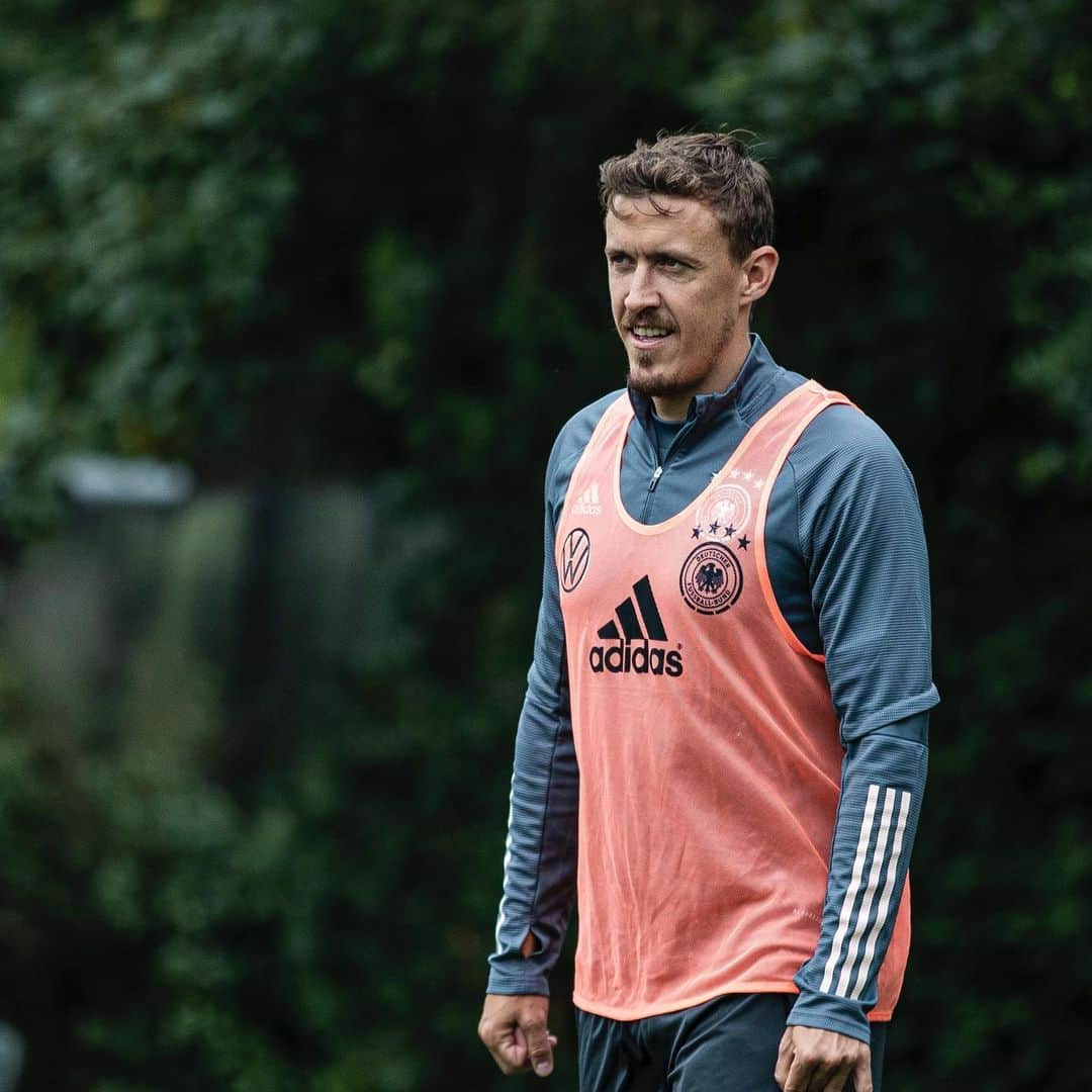 のインスタグラム：「Nach 6 Jahren wieder in 🇩🇪! Ich bin stolz Deutschland bei den olympischen Spielen vertreten zu dürfen. Mission Gold kann starten  @dfb_junioren @teamdeutschland  #herzzeigen #wirfüreuch」