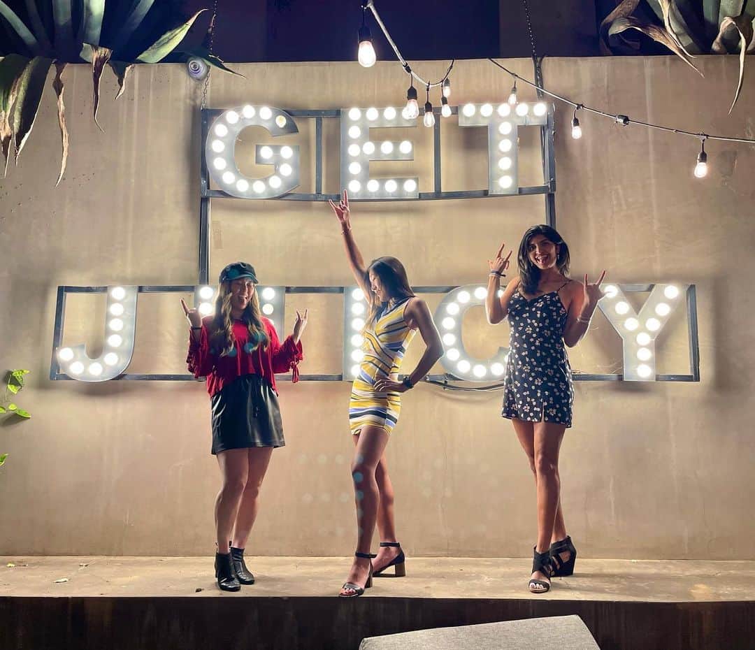 のインスタグラム：「Get Juicy🤘✨💕🤪 #fam #canwegoback」