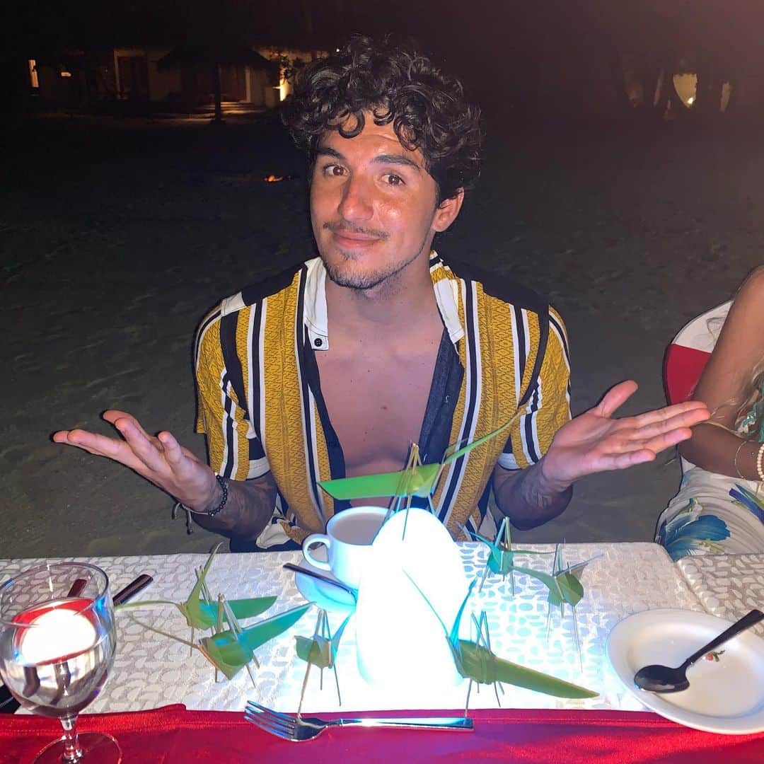 ガブリエル・メディーナのインスタグラム：「🍀 🍀🍀」
