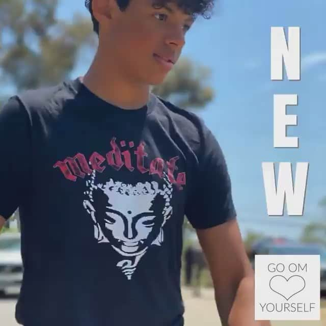 エディ・マクリントックのインスタグラム：「My wife’s boutique! @go_om_yourself  @mashgood   #repost @go_om_yourself ・・・ Heavy Meditation 🤘🏽available now…link in bio. . . . . . . #goomyourself #heavymeditation #heavilymeditated #meditate #meditation #metalmeditation #highvibeshirts #graphictees #coolgraphictees #zenhead #findtheom #om」