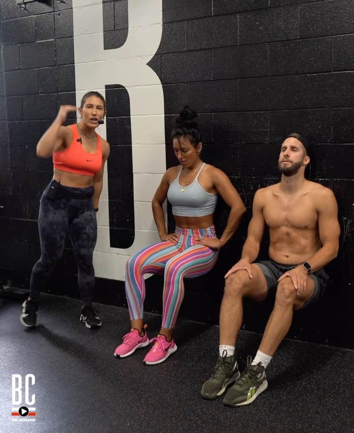 ショーン・ブースのインスタグラム：「That leg workout from yesterday though 😅 If you haven’t tried a BC leg day yet, you’re missing out! . Download the BOOTHCAMP On Demand app to get a new workout EVERY single day .. . What you can expect: . ✅ The best programming you can find 🏆  ✅ Elite coaching 💯  ✅ Lots of energy & fun! ✅ Awesome playlists 🎶  ✅ Full length classes that we do everyday at @boothcampgym 👊🏼 ✅ Level 1 classes which are 25-30 minutes in length and designed to help you master form while getting a killer sweat 💦  ✅ Nutrition coaching 🍽 ✅ and more .. . Hit that link in my bio to start your FREE 7 DAY trial 💪🏼 #BOOTHCAMPteam」