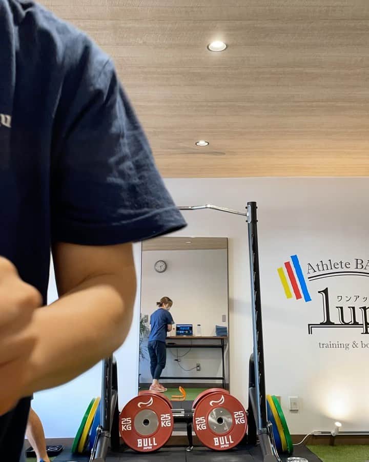 のインスタグラム：「ジムに行った( °∀° )/   週に1-2回は行くようにしとる✨  めんどくさいなーって日もあるけど、行ったらスッキリして、帰りには「来てよかったなー」と思うー☺️  #このみ #おぎたともこ #筋トレ #チンニング #懸垂 #広島ジム #athletebase1up #ジムに行くのめんどくさいけど行ってよかったと思う人と繋がりたい」