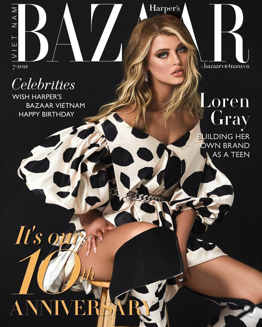 ローレン・グレイさんのインスタグラム写真 - (ローレン・グレイInstagram)「cover for @bazaarvietnam 10th anniversary ❤️‍🔥」7月14日 23時53分 - loren