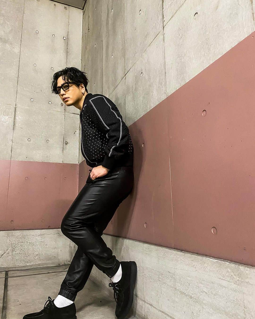 登坂広臣さんのインスタグラム写真 - (登坂広臣Instagram)「Saint Laurent @ysl Men’s Spring Summer 22 Show by @anthonyvaccarello July 14th 8:30PM CEST Live on Instagram & YSL.COM  #YSL  @ysl」7月14日 17時11分 - omi.cdl