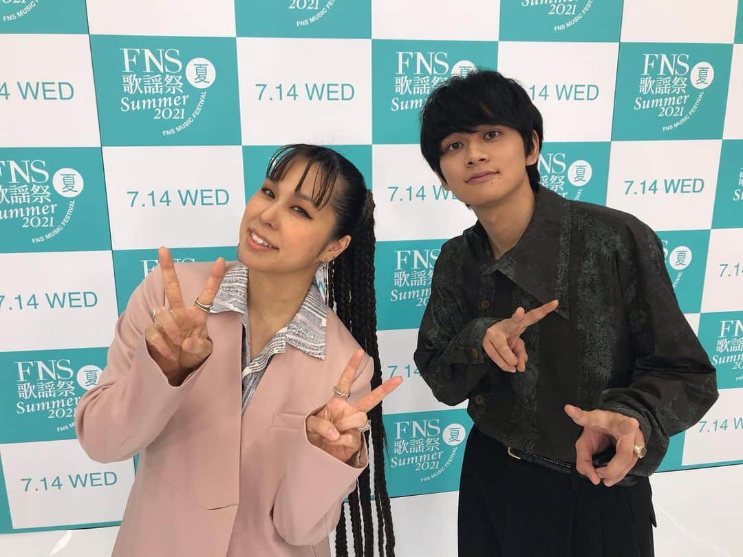 AIのインスタグラム：「今夜は20時台で #fns歌謡祭 に #北村匠海 さんと一緒に #story 歌いまっす🤩  @take_me_1103  @fns_kayosai  @ujoh.official   #ai」