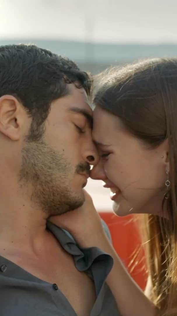 muratdalkilicのインスタグラム：「@maraslidizi @timsandb Şarkım daha da anlamlı oldu artık 🙏🏻 @_burakdeniz  @alinaboz」