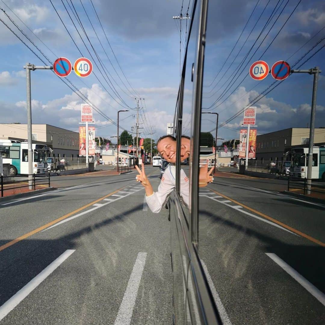 サラ・ショーストレムのインスタグラム：「Kon'nichiwa Japan 😍🇯🇵」