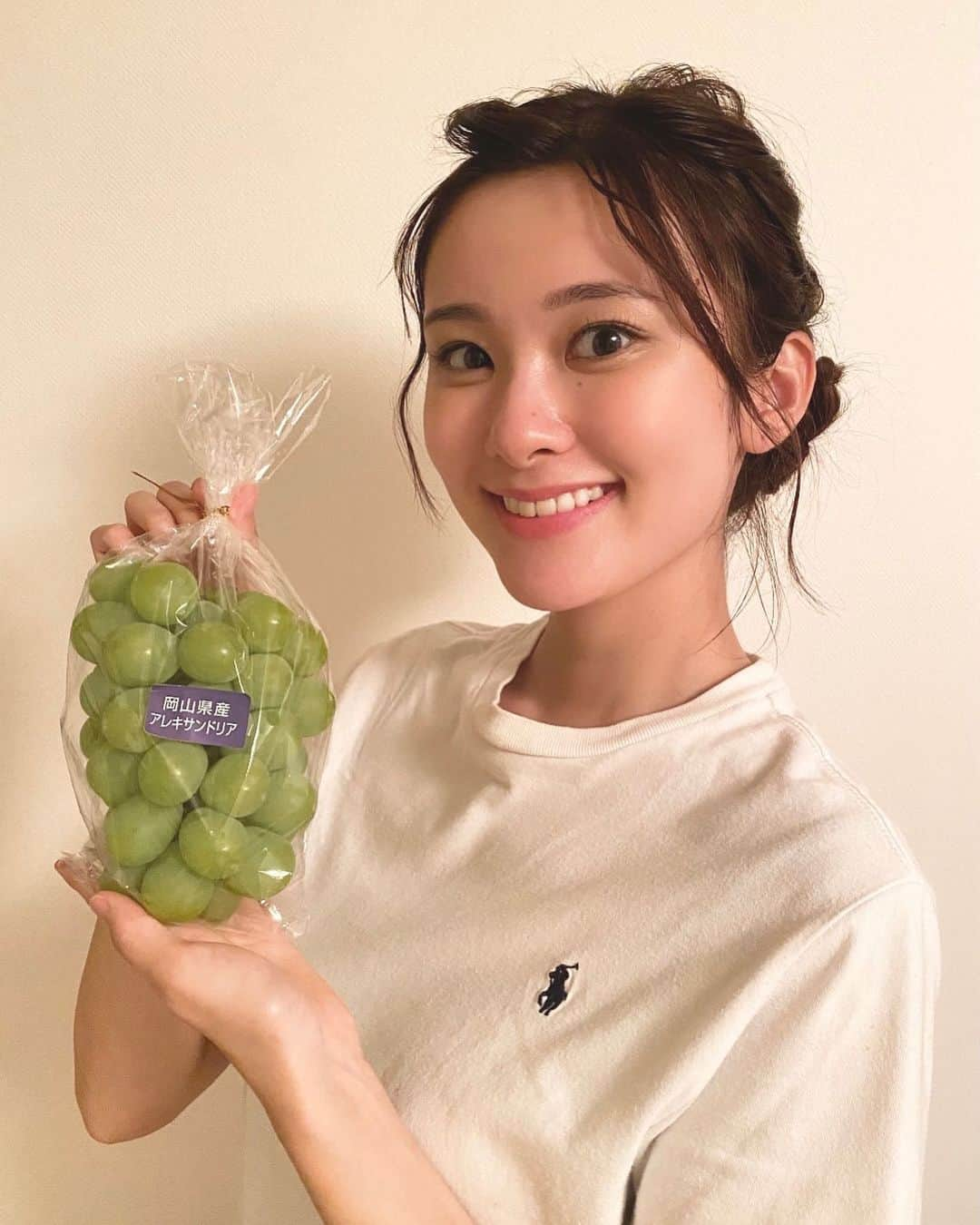 増田紗織さんのインスタグラム写真 - (増田紗織Instagram)「以前ラジオでお話ししたマスカット、食べました🍇✨ . . . #announcer #アナウンサー #マスカット #デザート #フルーツ #アレキサンドリア #岡山 #岡山県 #🍇 #フルーツ大好き #フルーツ好き #おやつ #おやつタイム #おやつの時間 #muscat #fruits #dessert #lightgreen #okayama #fruit #旬の果物 #旬 #季節の果物 #ぶどう #ブドウ #葡萄」7月14日 20時45分 - saorimasuda_official