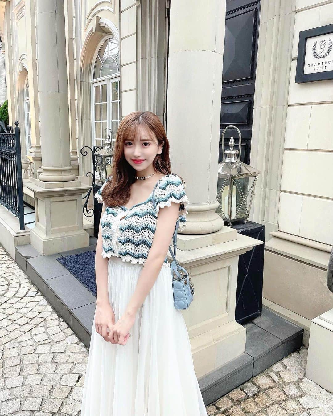 のインスタグラム：「𝕆𝕆𝕋𝔻 👗💕 マイクロバッグがポイントですっ！ ⁡ ⁡ #夏コーデ  #レディディオール #マイクロバッグ」