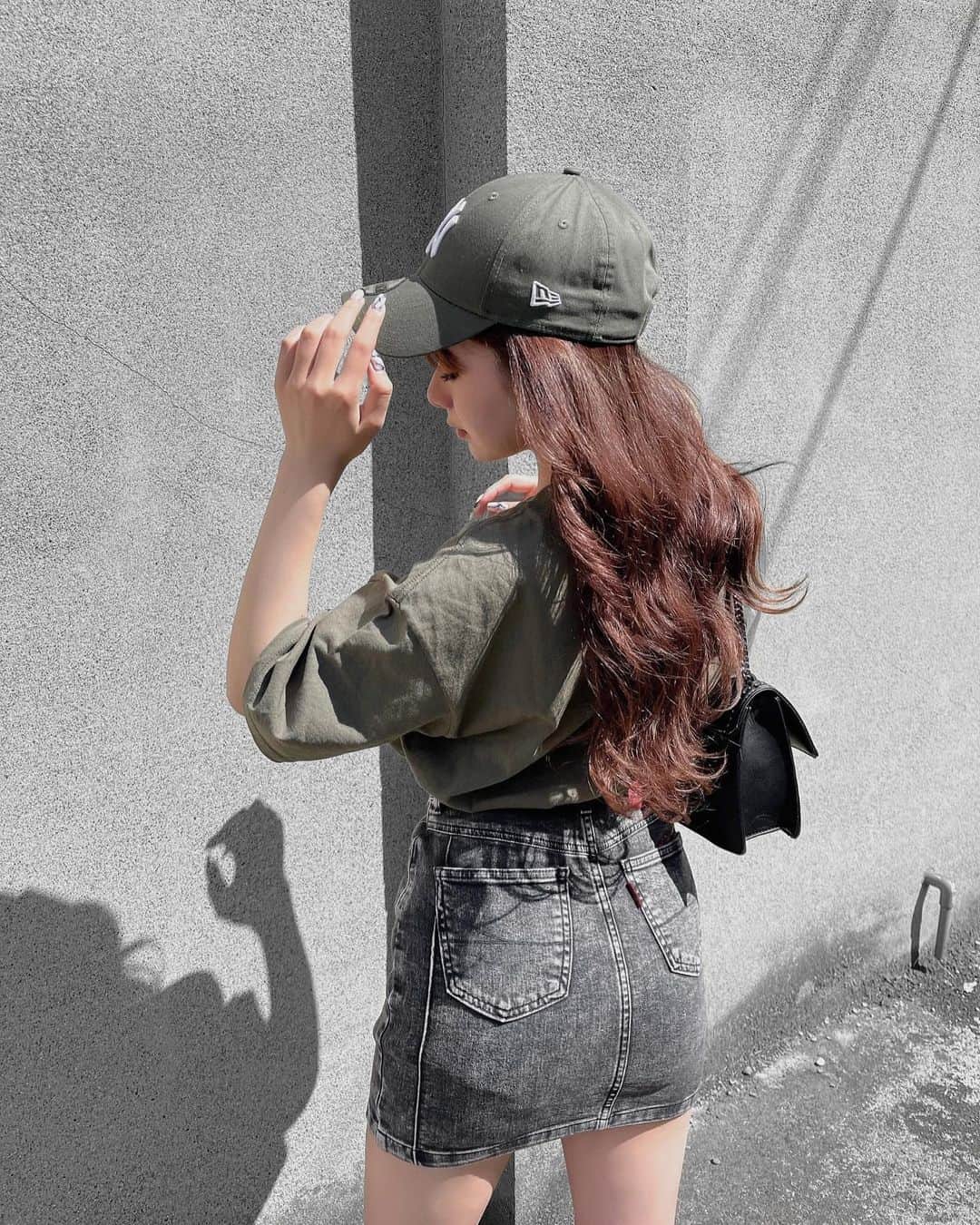 海羽（みう）さんのインスタグラム写真 - (海羽（みう）Instagram)「.  いつかの📷 お洋服の詳細は以前の投稿で✐☡  カーキってほんまに可愛いよなあ🫒  . #fashion #coordinate #juemi #summerfashion」7月14日 21時23分 - _miuinoue_