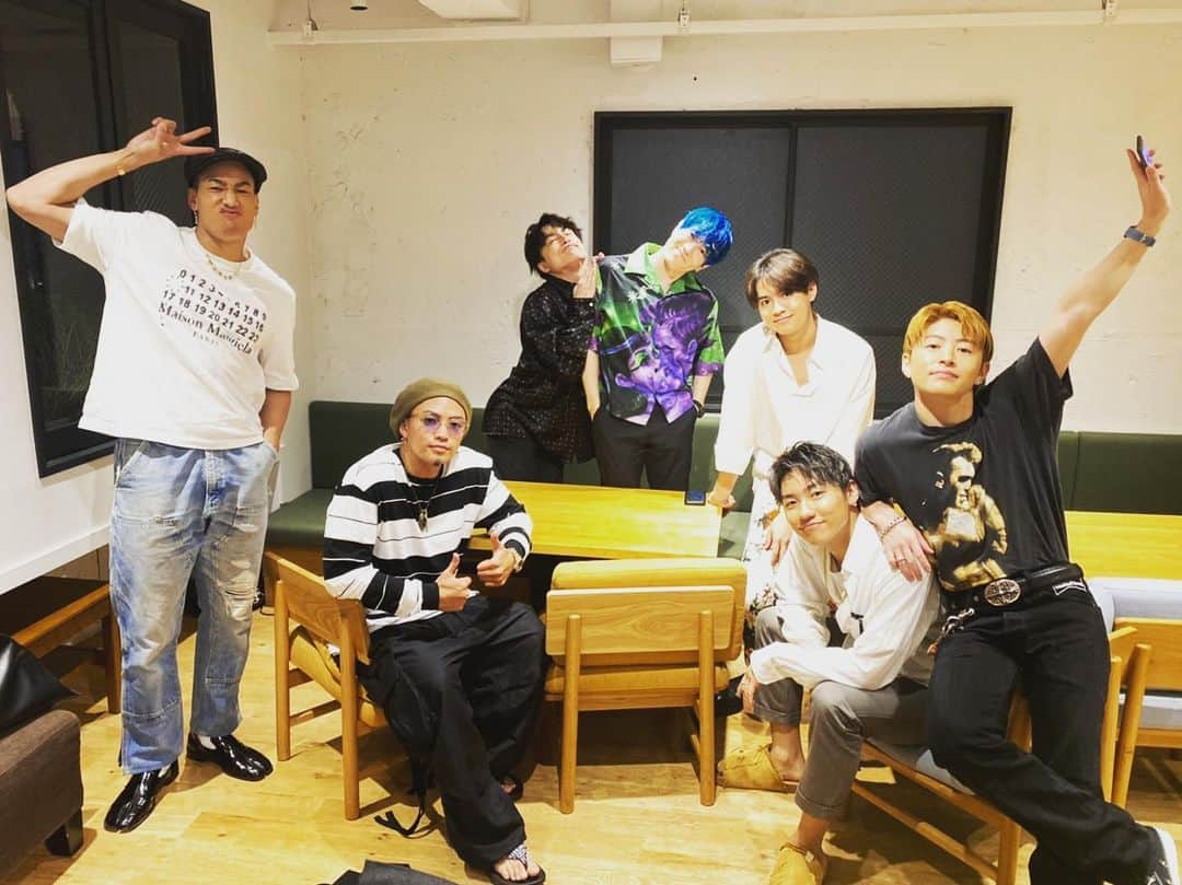 中務裕太さんのインスタグラム写真 - (中務裕太Instagram)「Up&Down リリース🦍🐬🤴👽🎤🎧🐷 人生上がる時も下がる時も ありますが どんな時も皆さんに 幸せが来る事を願ってます✨ @generations_official   #generations  #up_down #十人十色 #自分なりに #幸せ探しましょう #💛」7月14日 21時23分 - yuta_nakatsuka_official