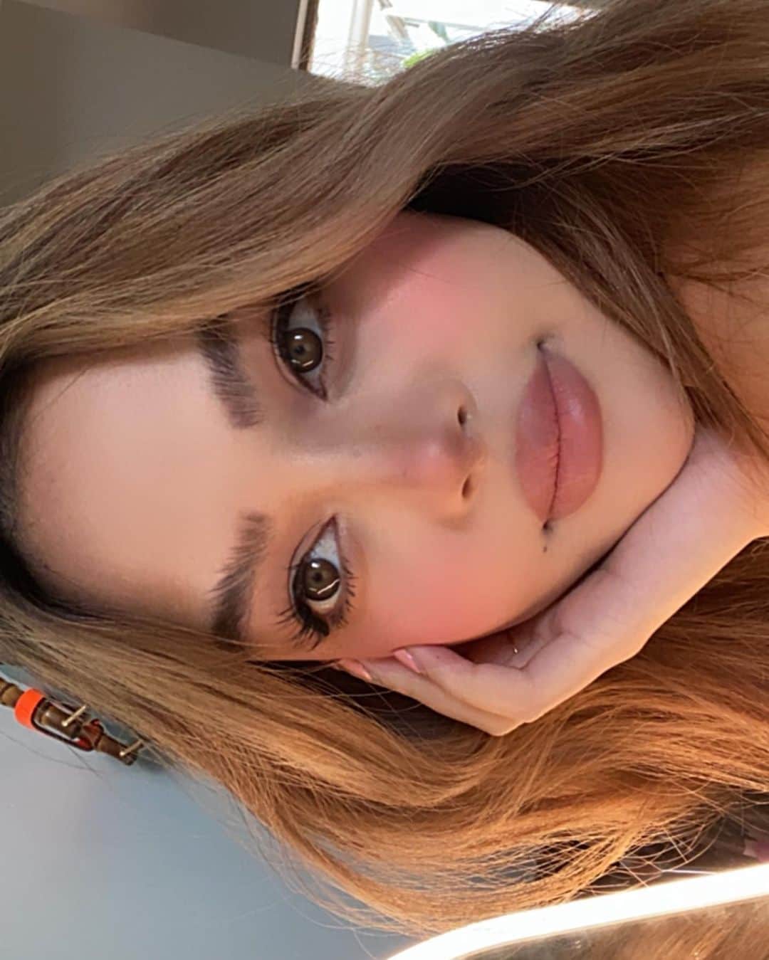 リリーマイマックのインスタグラム：「More candid makeup tutorials soon! Should I also do some candid streaming? I wanna clean my makeup table & my room w y’all and also maybe do some cooking videos? Tbh I’m scared 🥲 I’m sooo awkward & I can already tell it’ll be a disaster 😂」