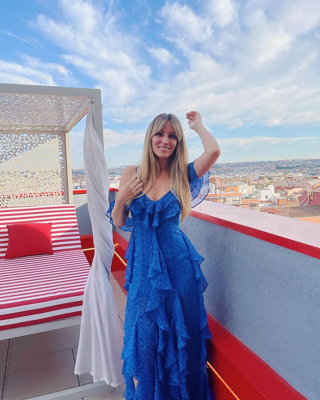 エドゥルネのインスタグラム：「De Madrid al cielo!! 💙」