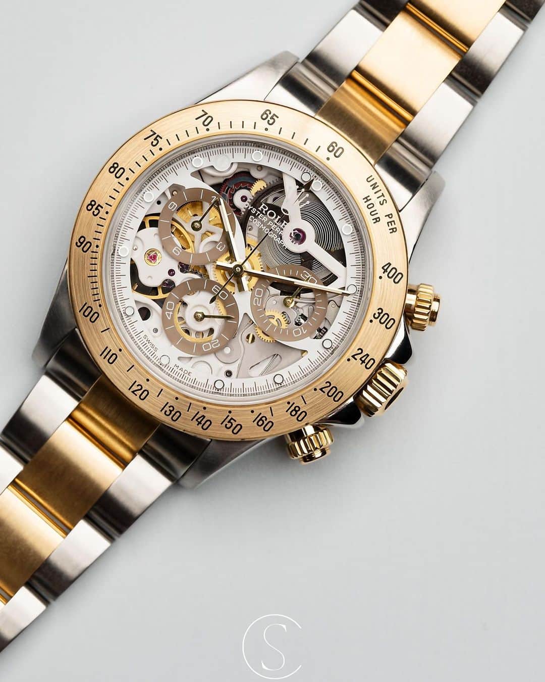 Style Fashion Luxuryのインスタグラム：「@skeletonconceptofficial with their latest customization: Mansour Bahrami Concept.   Inspired by the fine environment of the world of professional Tennis, Skeleton Concept’s master watchmakers have specifically created this timepiece at the demand of the legendary Tennis player, @mansourbahramiofficial initiator of the Trophy of Legends of the @rolandgarros tournament.   This personalization features an architectural cutout of the movement, a beautiful refined casing and matte brushing. What makes the #BahramiConcept special is the rich earth-brown colour that covers the rotor and the oscillating mass, as well as the tinted  pearl-like white Beluga color - a real technological prowess - that tints the dial. They were specifically designed to recall the strings of professional rackets and the tennis courts. A very delicate and aesthetical nod made for  our showman of a Tennis player.   Limited Edition 45 Pieces   * * *   Skeleton Concept is a handcraft atelier that specializes in watch customization. They neither manufacture and/or sell timepieces. Skeleton Concept is not affiliated, associated, authorized, endorsed by, or in any way officially connected with RoleX SA or any of its subsidiaries.  The personalization of the watches are carried out meticulously while staying true to the essence of the original brand manufacturers. Skeleton Concept assures the integrity of the work and modifications made on behalf of its clients and their timepieces. Any and all the customizations made are for the personal and private use of the owners only.」