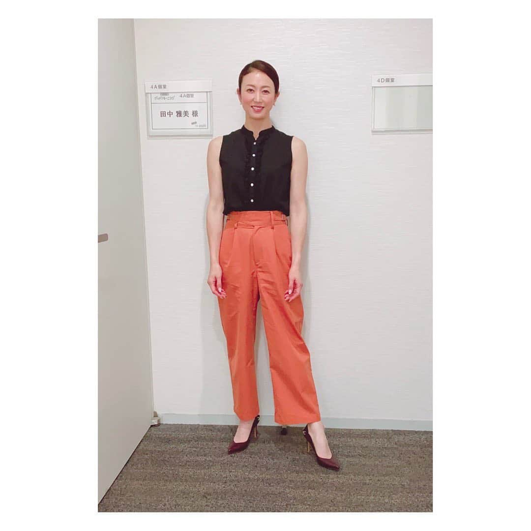 田中雅美さんのインスタグラム写真 - (田中雅美Instagram)「7月7日のテレビ朝日「グッドモーニング」で着用した衣装はこちらでした。  ・ ・  ブラウス @chouquette_horie #デニシェ  パンツ @zampa_co.ltd #ザンパ  アクセサリー @abiste_official  シューズ @dianashoespress  #テレビ朝日 #グッドモーニング #衣装」7月15日 18時27分 - tanakamasami_official