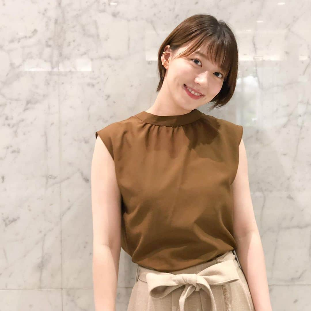 フジテレビ「めざましテレビ」さんのインスタグラム写真 - (フジテレビ「めざましテレビ」Instagram)「ファッション雑誌CanCamとコラボした お天気コーナー「きょう何着て行く？」 阿部華也子の毎日のコーデを紹介♪  7月15日(木)  【きょうのコーデ】 ブラウス→ @ropepicnic_official ３８５０円 ベルト付きスカート→ @anuans.official ２万８７８円 靴→ @dianashoespress １万５４００円 イヤ－カフ→ @heartdance_official d １５４０円  【コーデのポイント】 ベージュからブラウンのグラデ配色で大人っぽく🤎🧡💛 スカート裾のフリンジやブラウスのスタンドカラーなど さりげなくおしゃれ感をプラスすると👏 地味にならずにシンプル上品に スカートのベルトもリボン結びではなく あえてラフに結んでおしゃれ感UP🎗✨  #めざましテレビ #きょう何着て行く？ #阿部華也子 #今日のコーデ#コーデ#CanCam #今日のファッション#ootd #きょう何着て行く？は月〜金朝6時22分ごろ放送📺 #スタイリストたなべさおり #かやちゃん #きれいめコーデ #きれいめカジュアル #大人コーデ #ベージュブラウンコーデ #夏コーデ #オフィスカジュアル #上品コーデ  #アナウンサー衣装」7月15日 12時09分 - mezamashi.tv