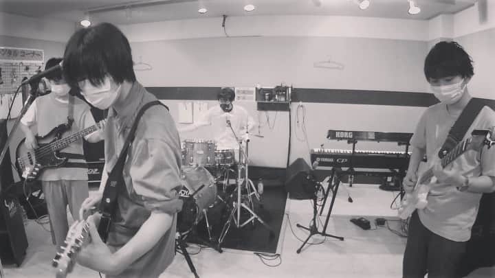歴史は踊るのインスタグラム：「歴史は踊る　飛べ!彗星」