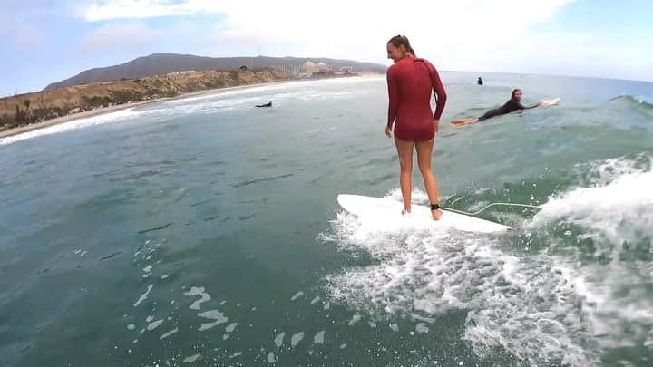 レイキー・ピーターソンのインスタグラム：「First surf back and never felt better 🤗 • For the full video hit the link in my bio  ⚡️」