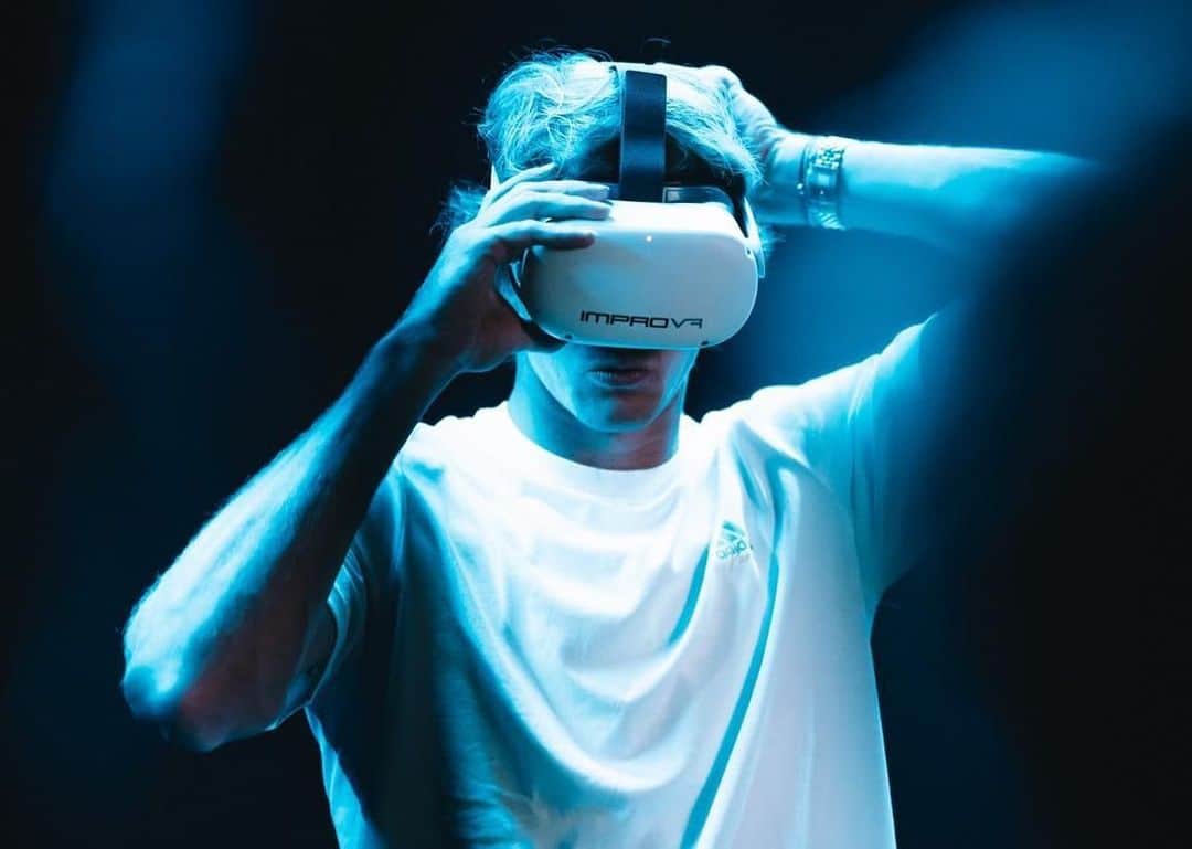 アレクサンダー・ズベレフのインスタグラム：「Proud and excited to announce my business partnership as a shareholder with @goimprovr 💥  Looking forward to be part of a process where we’ll improve athletes’ careers through virtual reality 🦾 #goimprovr」