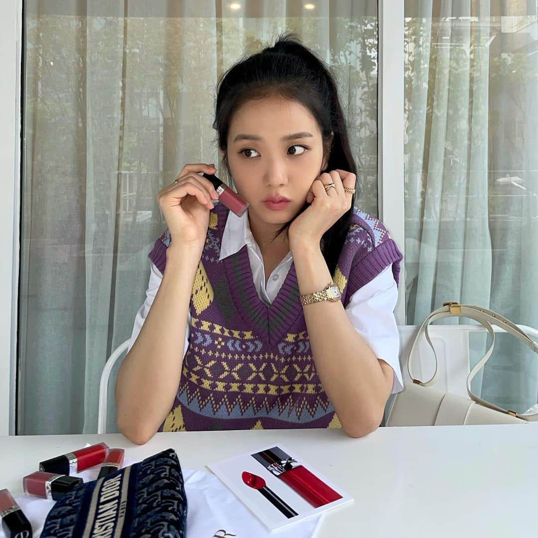 ジスさんのインスタグラム写真 - (ジスInstagram)「@diormakeup  #루즈디올포에버리퀴드  내 입술은 💄#포에버파리 💋 #광고」7月15日 19時13分 - sooyaaa__