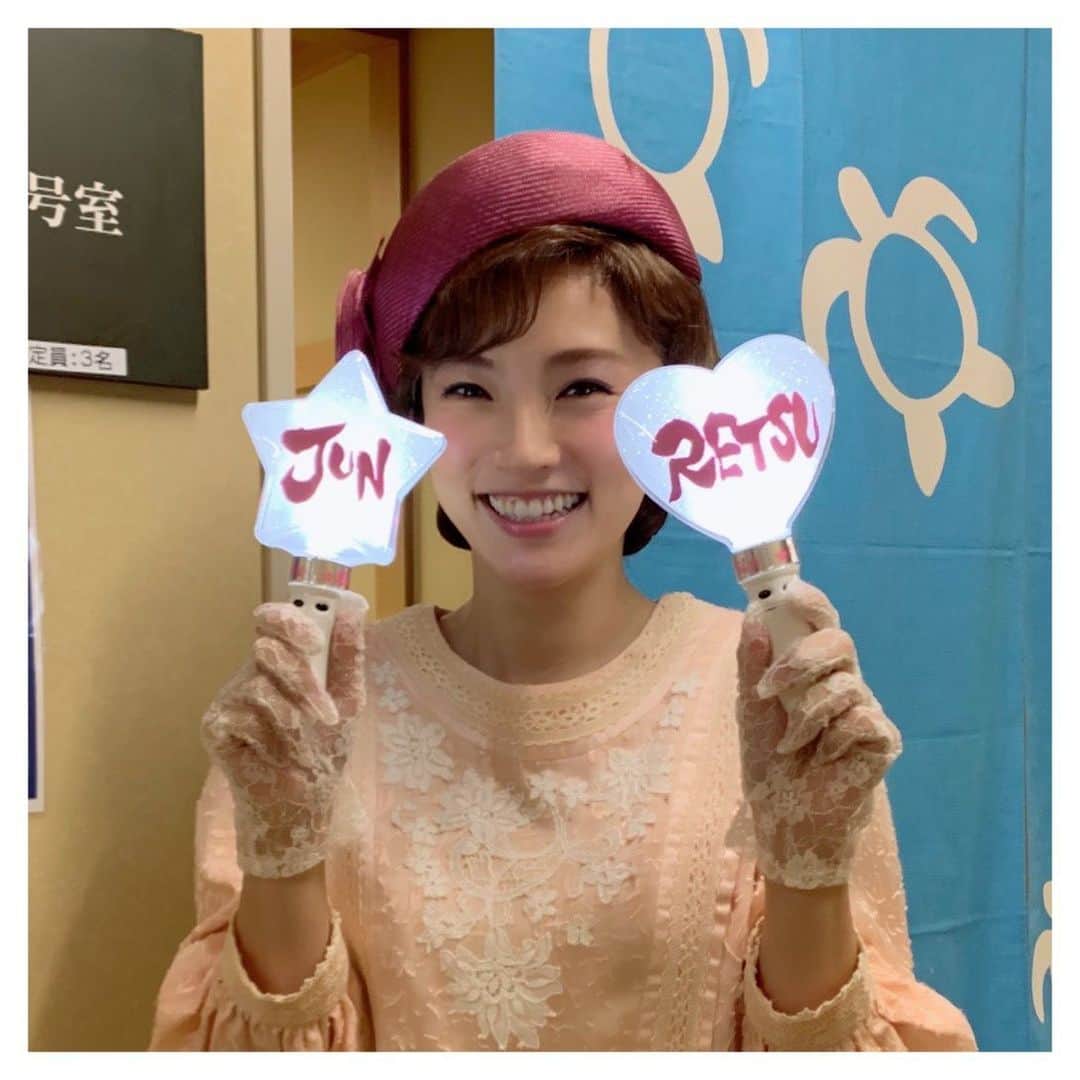 のインスタグラム：「あと5回 素敵なお兄様方と最後の最後まで楽しむぞ！ #明治座７月純烈公演  #後上さんは年下だけど #ただのファン #ライト振るってとっても楽しい  Let’s live life fully!!」