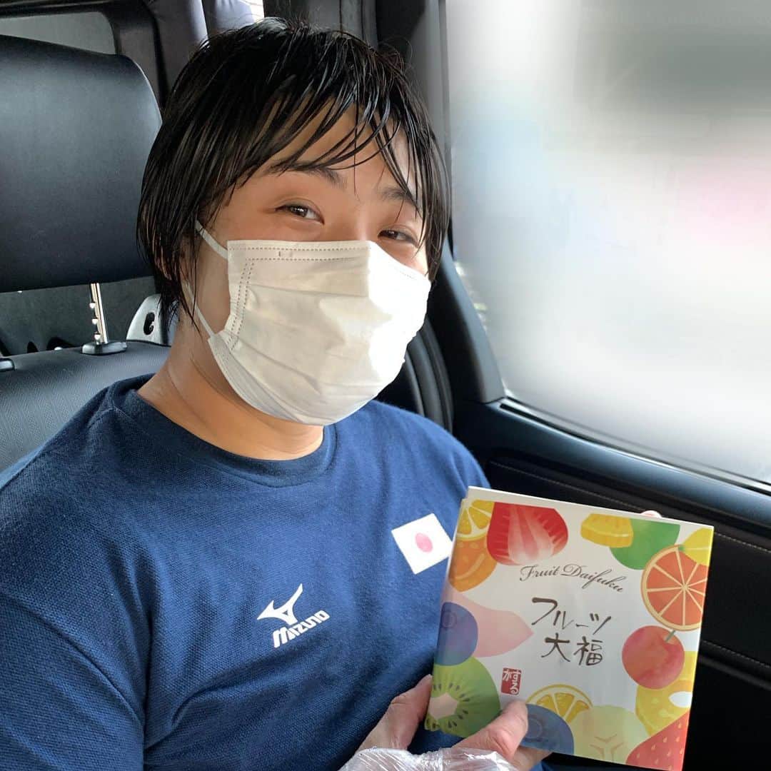のインスタグラム：「. . 全てのことが当たり前じゃないんだなと思います。 周りの方々に感謝です。 ありがとうございます！  明日も乗り越えましょう 🔥🔥🔥🔥🔥  #フルーツ大福 #美味しいよ #感謝」