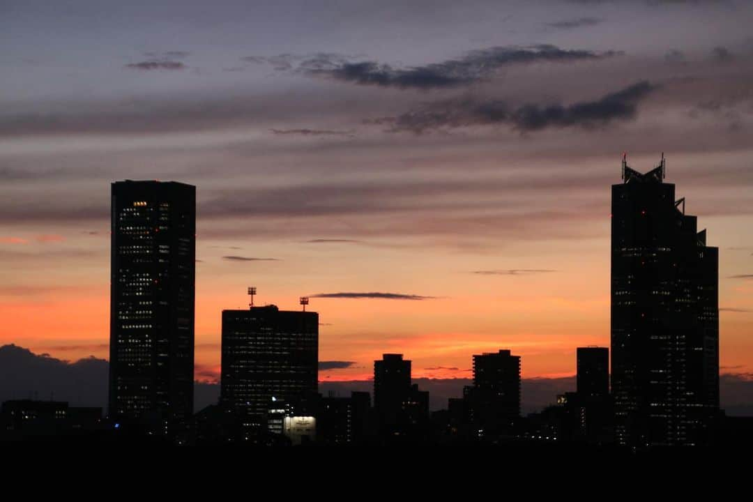 坂元美香さんのインスタグラム写真 - (坂元美香Instagram)「today's sunset 2021/07/15  西も東も空が綺麗でした☺️ そろそろ梅雨が明けるね！  #sunsetphotobymikasakamoto  #sunset #夕陽 #夕日 #夕焼け #tokyosky #やっぱり空が好き #イマソラ #CanonEOSKiss8」7月15日 19時57分 - mika_saka